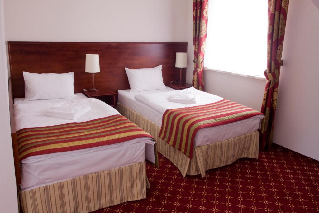 Hotel Stara Szmergielnia Bielsko-Biała Rum bild